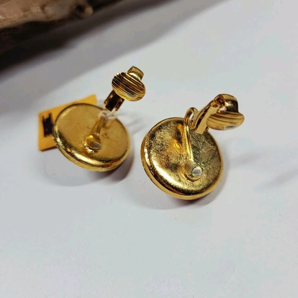 Richelieu Stardust Red Enamel Faux Pearl Button Earrings‎ Clip On Orig Tags
